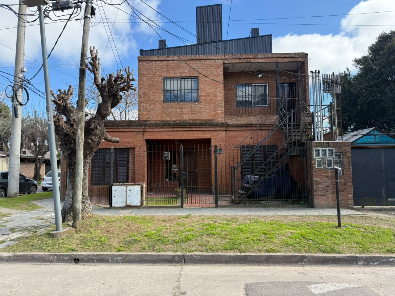 Departamento dos ambientes en planta alta