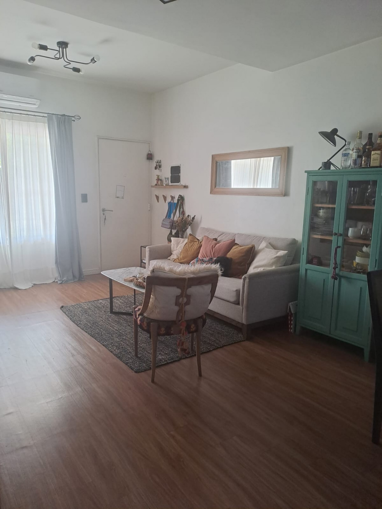 Venta de hermoso tríplex  en Muñiz ,con garage y amplio playrroom.